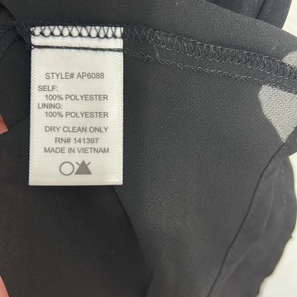 ASTR The Label Black and White Striped Romper Women’s size medium - Picture 5 of 7